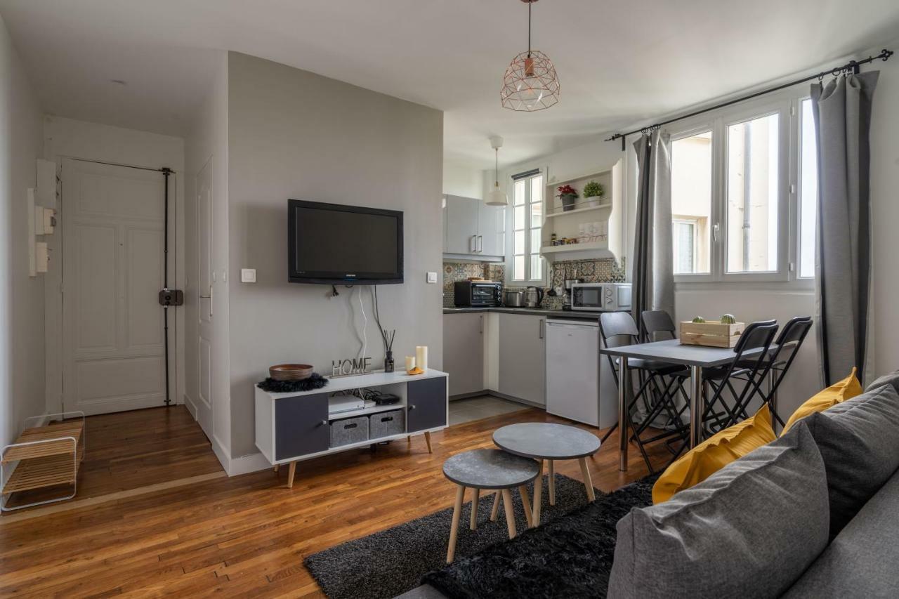 Charmant 2 pièces pour 4 personnes à Courbevoie Apartamento Exterior foto